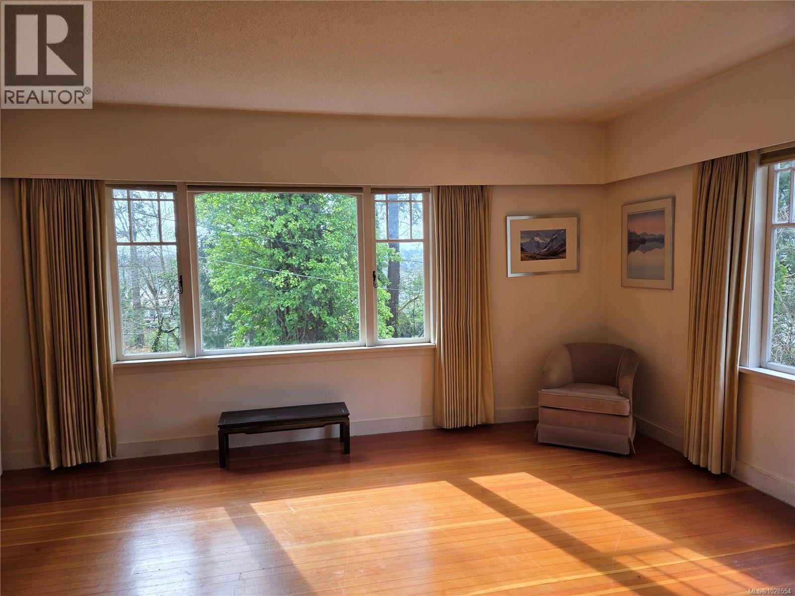 1254 Burnside Rd W - 6