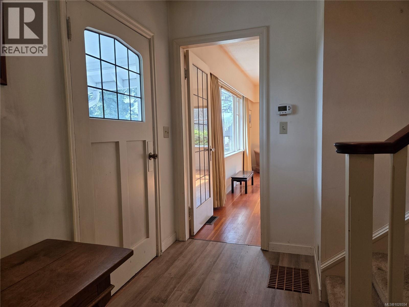 1254 Burnside Rd W - 16