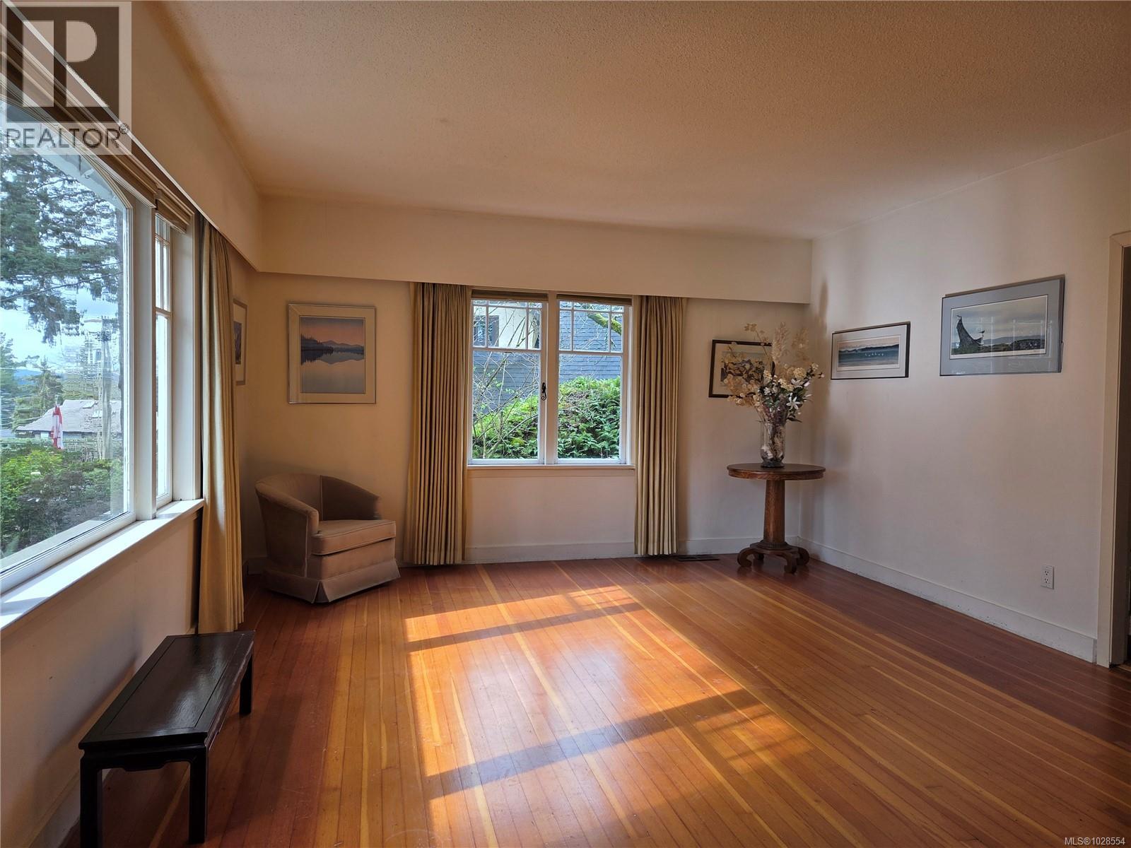 1254 Burnside Rd W - 5