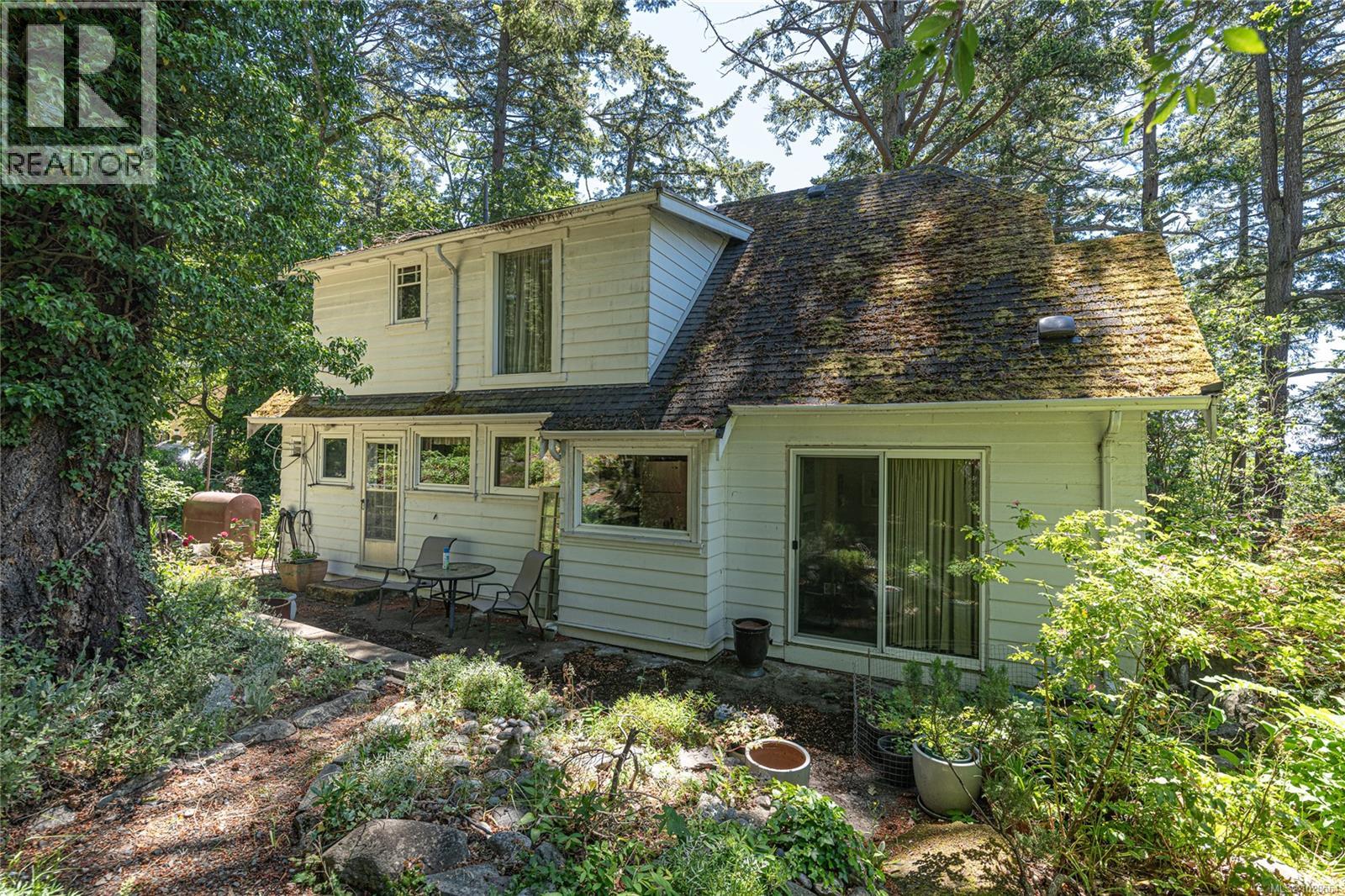 1254 Burnside Rd W - 24