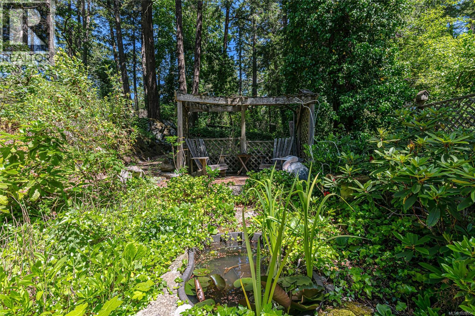 1254 Burnside Rd W - 25
