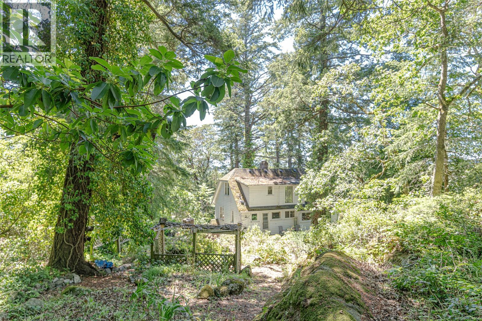 1254 Burnside Rd W - 28