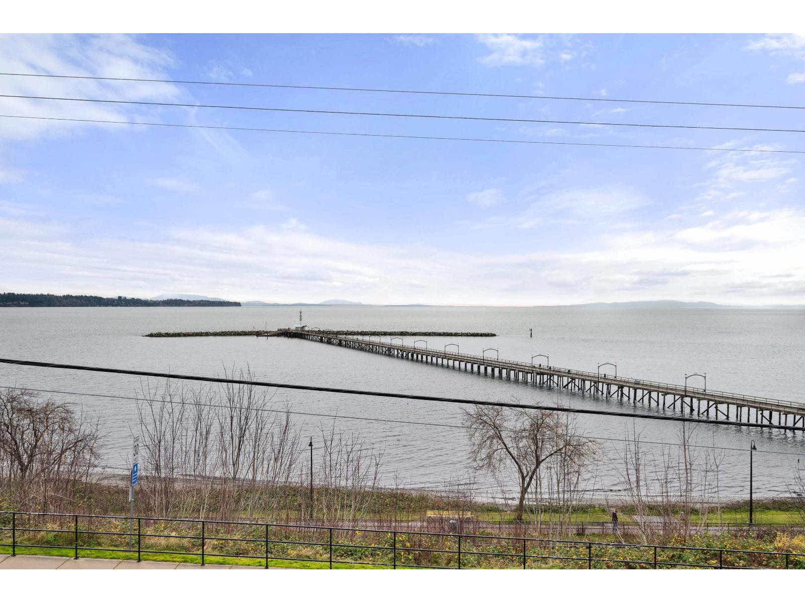 201 15097 MARINE DRIVE, White Rock