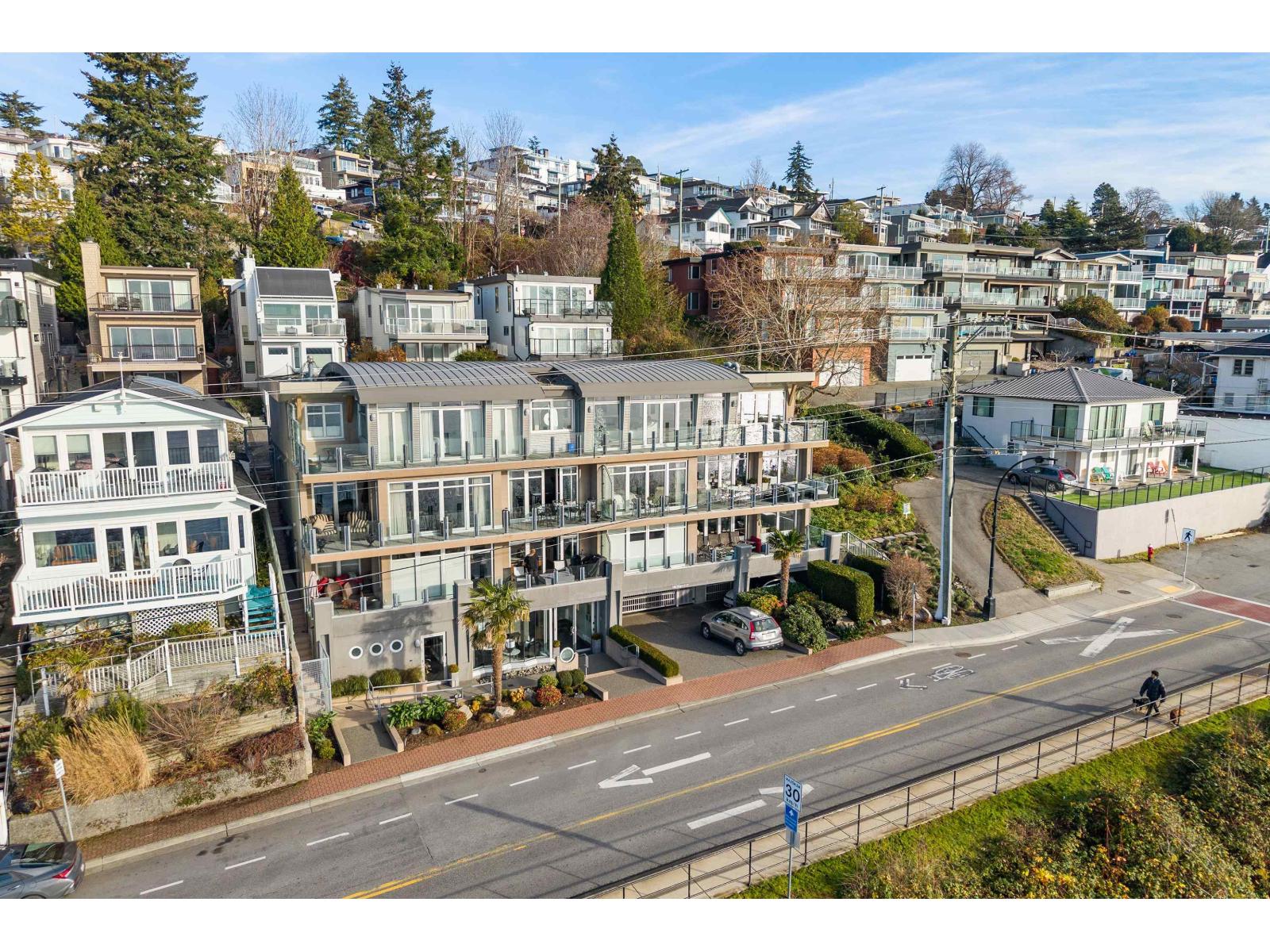 201 15097 MARINE DRIVE, White Rock