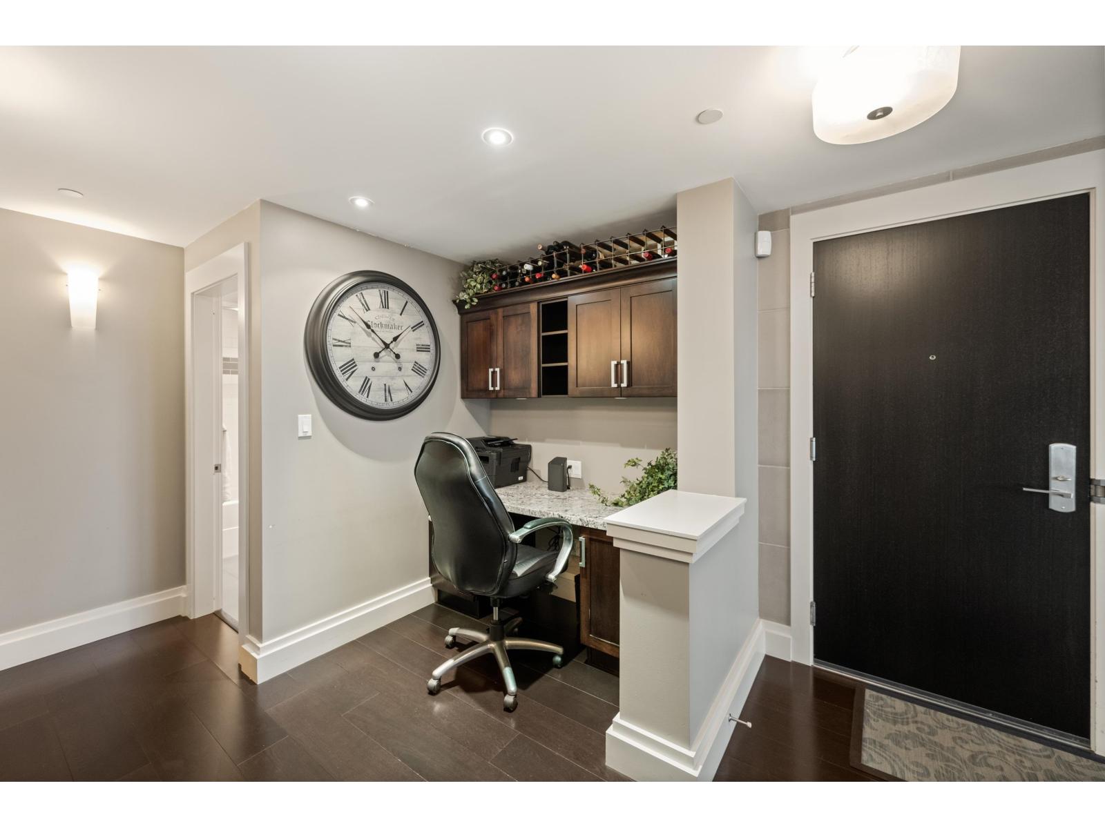 201 15097 MARINE DRIVE, White Rock