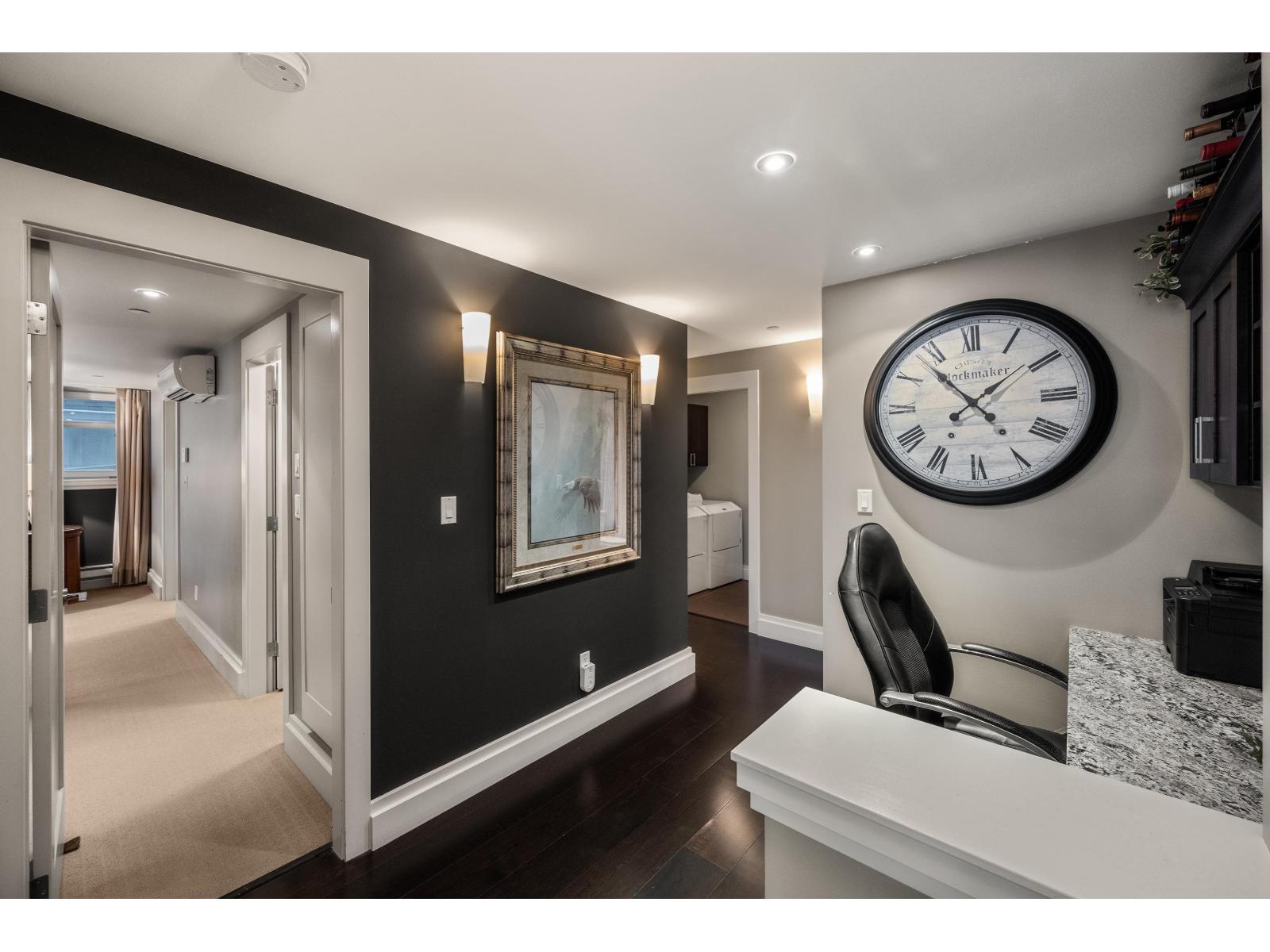 201 15097 MARINE DRIVE, White Rock