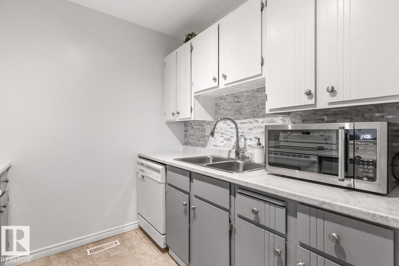 
          103 10528 29 AV NW
            <br/>
            <span>Edmonton</span>
            , 
            <span>AB</span>
             <span>T6J4J2</span>
         - Photo 27