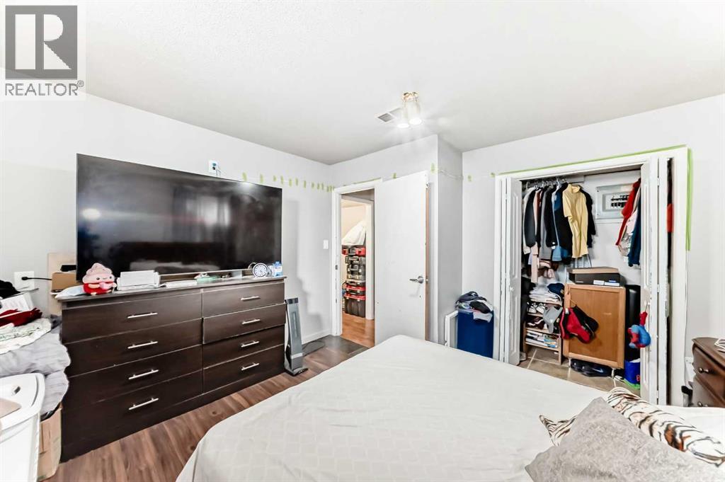 Single Family House Bungalow for Sale in   Street SE Southview Calgary 