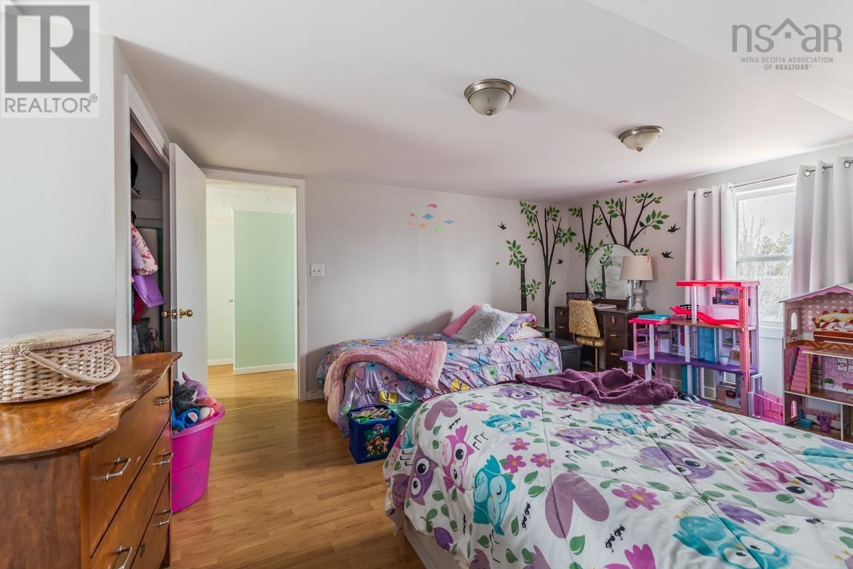 Property 28 of 31 of 17 LAKE Road