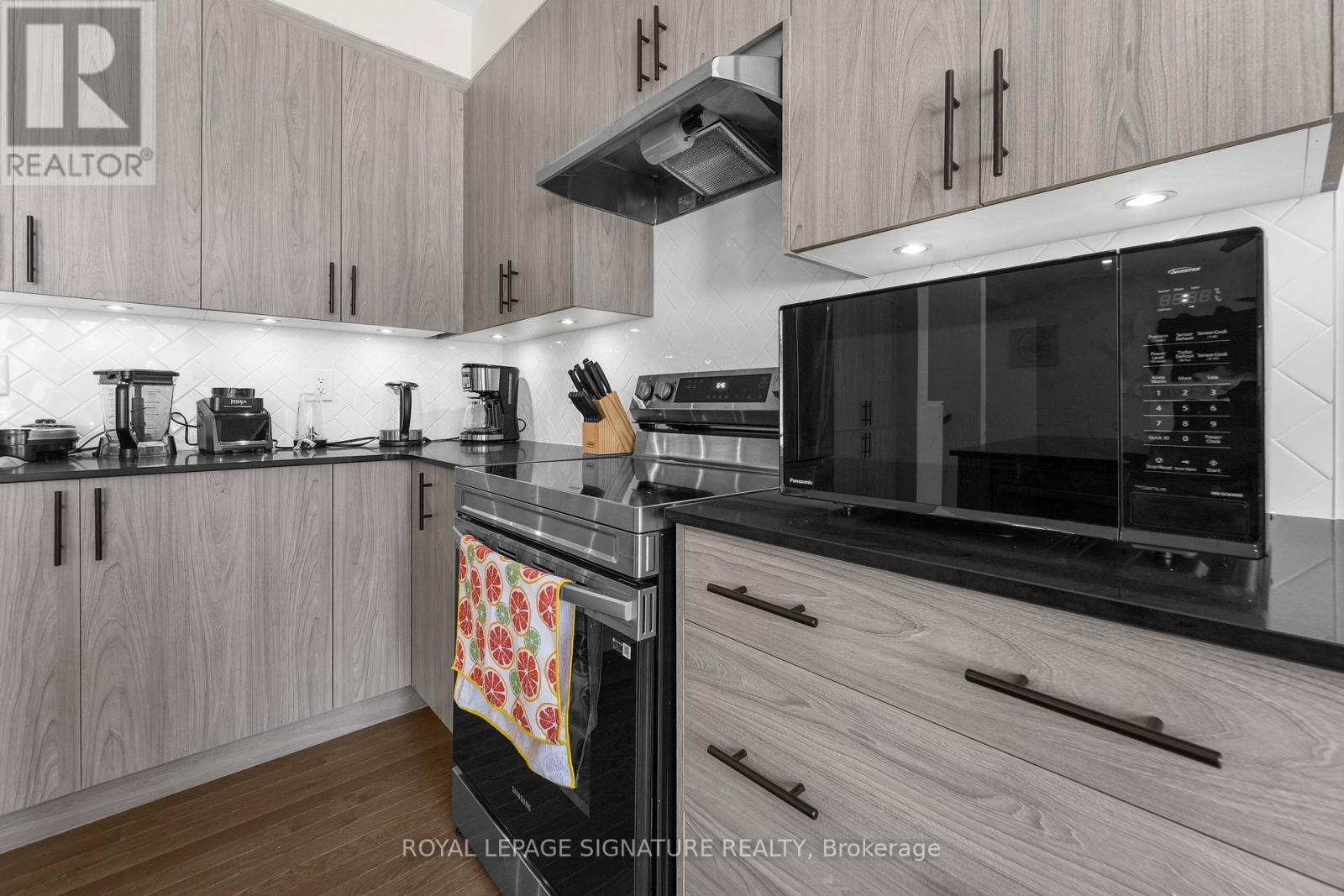 280 SAPLING GROVE S - 10