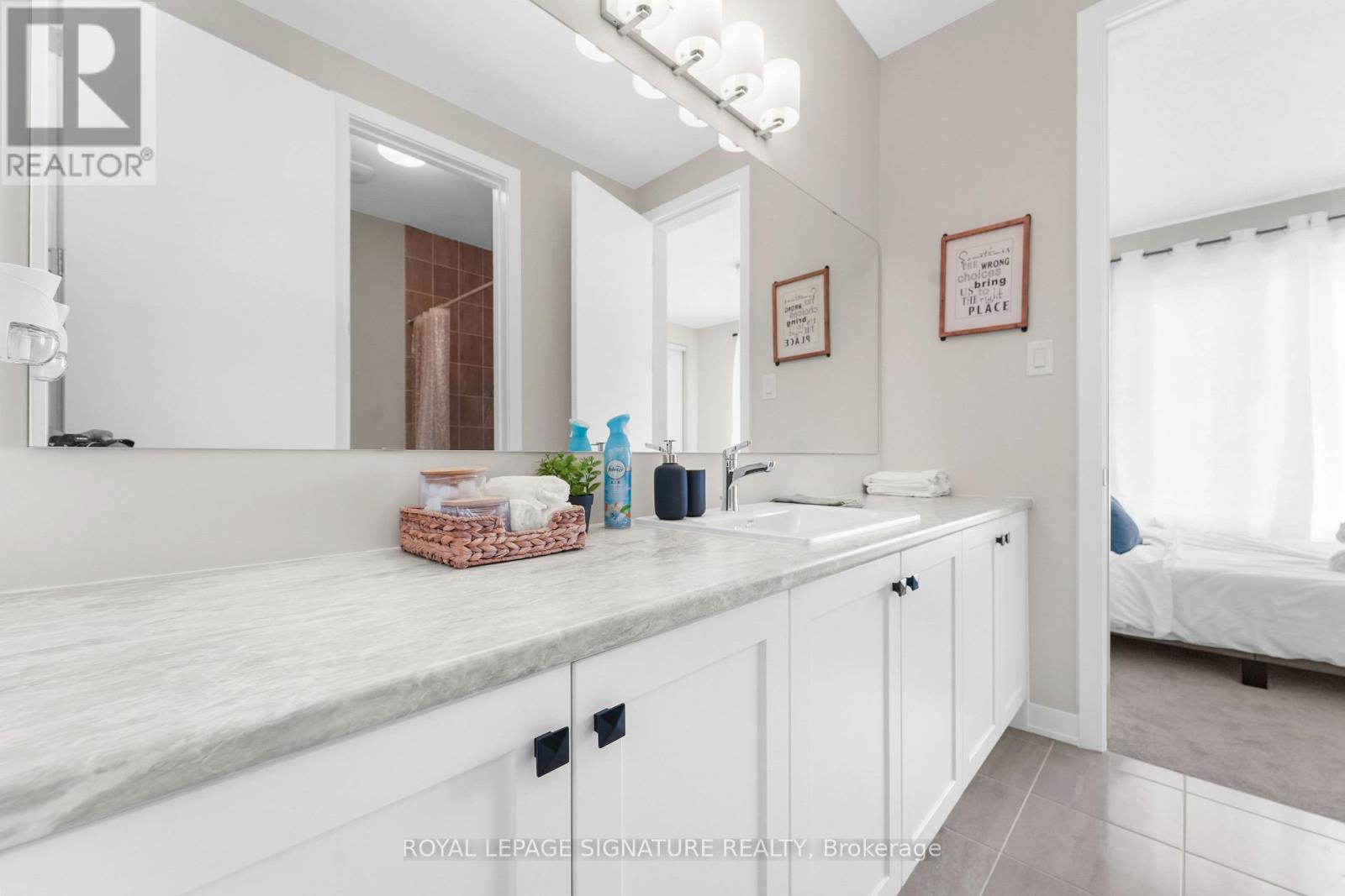 280 SAPLING GROVE S - 18