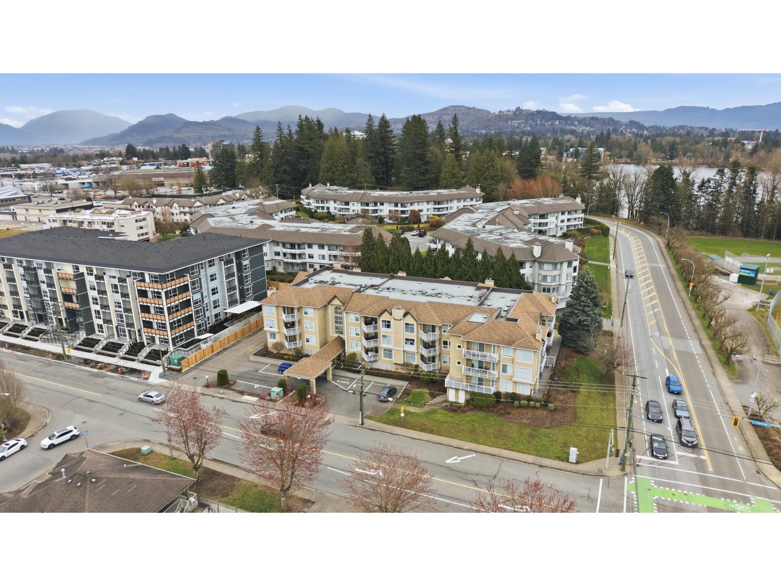 305 2410 EMERSON STREET, Abbotsford