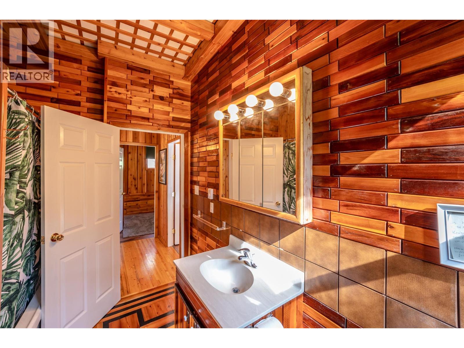 2636 11th Street, Olalla