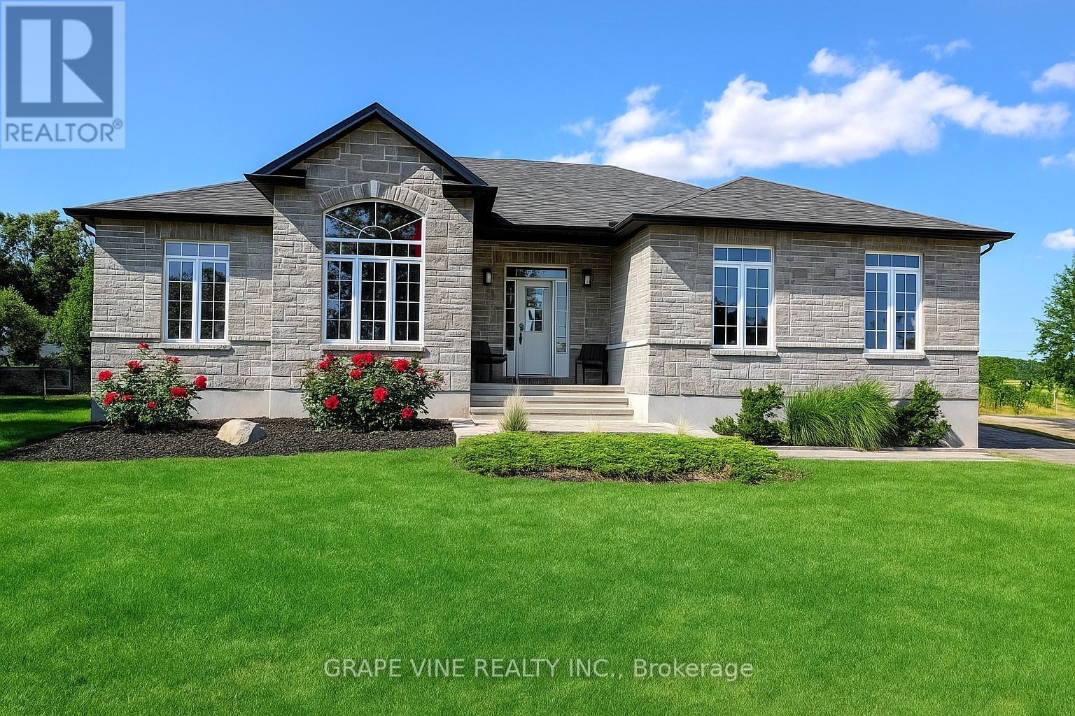 138 ASHTON CREEK CRESCENT - 1