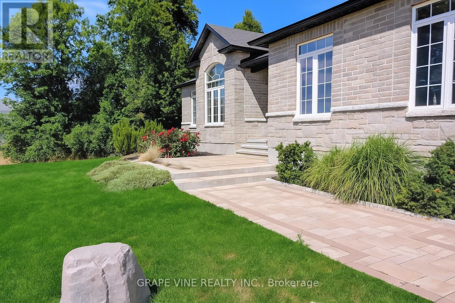 138 ASHTON CREEK CRESCENT - 3