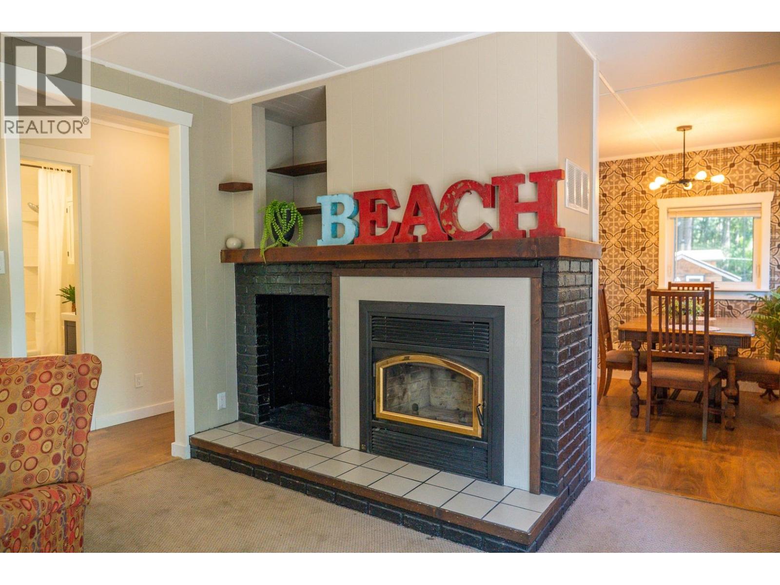 9907 GOWLLAND POINT ROAD, Pender Island