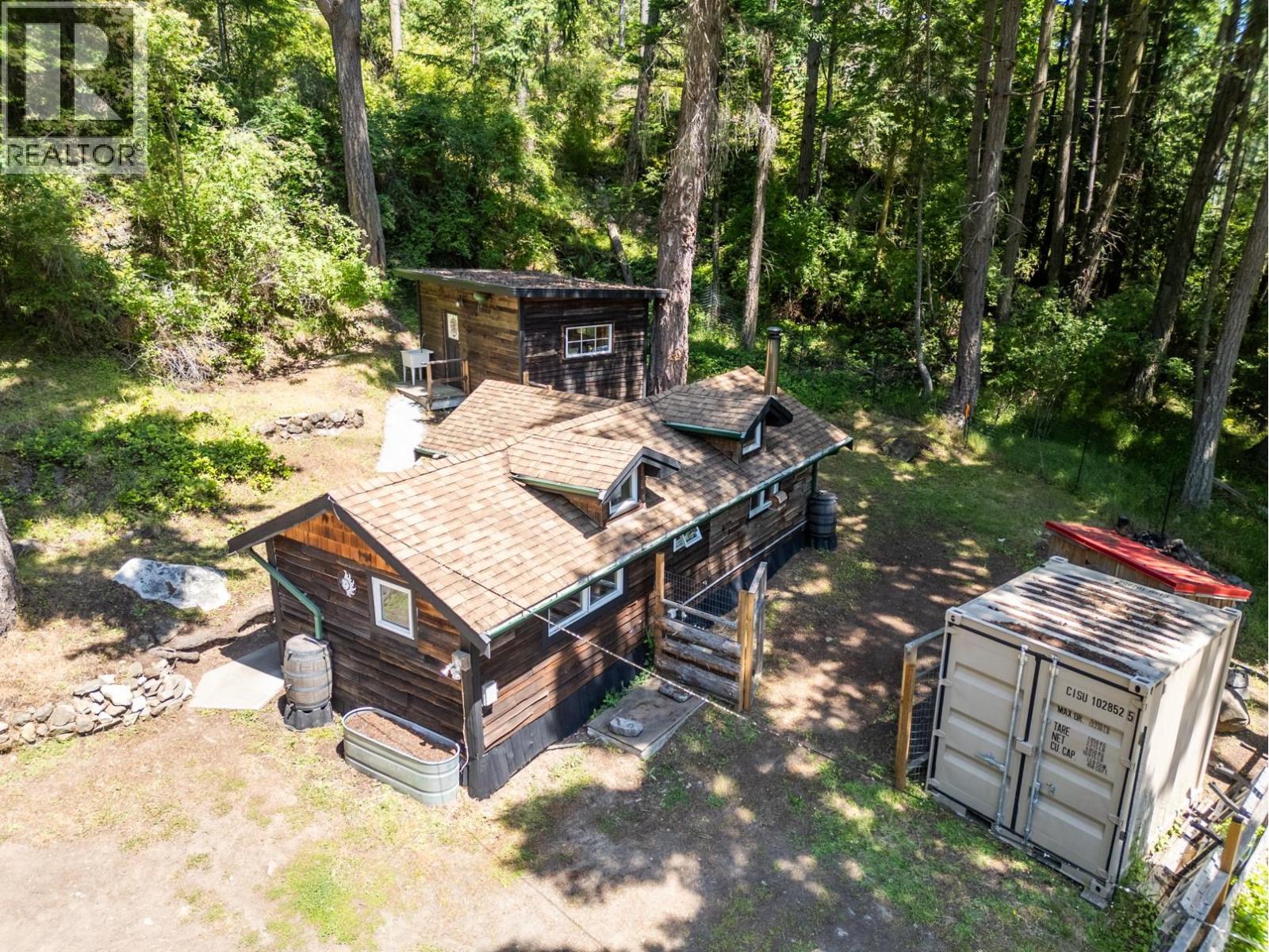 9907 GOWLLAND POINT ROAD, Pender Island