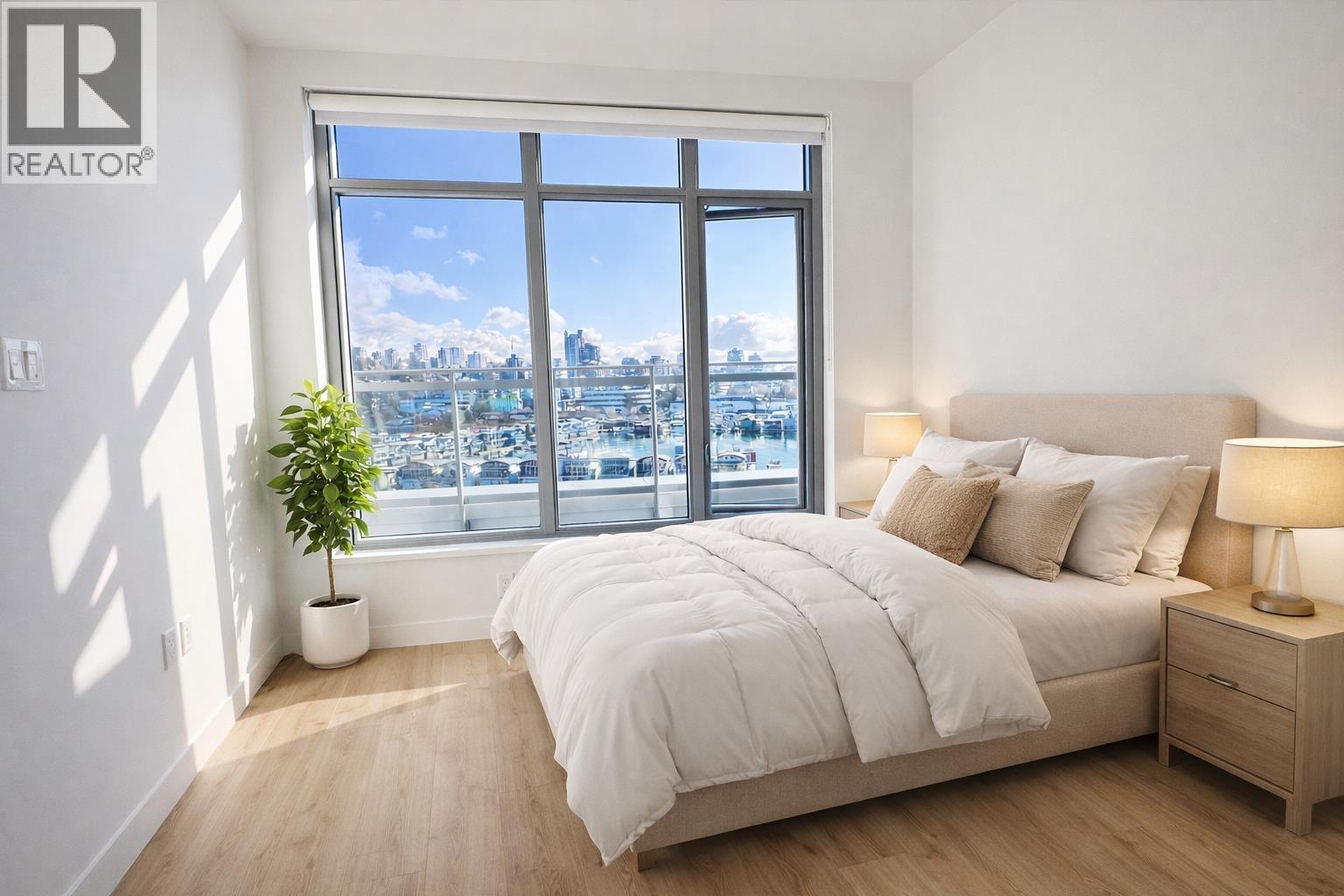 805 755 HARBOURSIDE DRIVE, North Vancouver