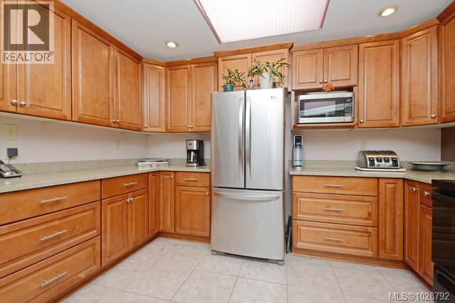  1055 Thistlewood Drive, Saanich