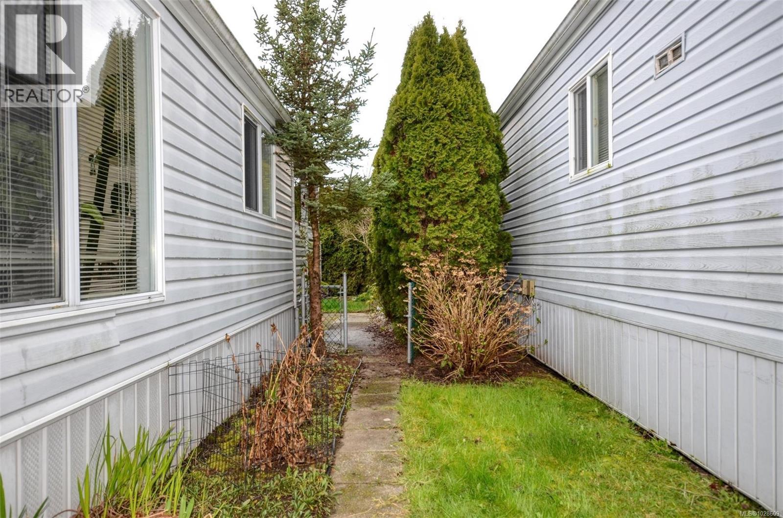 85 7583 Central Saanich Road, Central Saanich