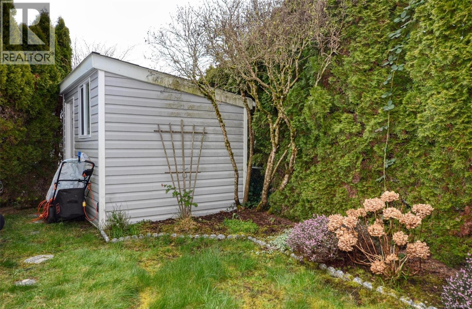 #85 7583 Central Saanich Rd - 26