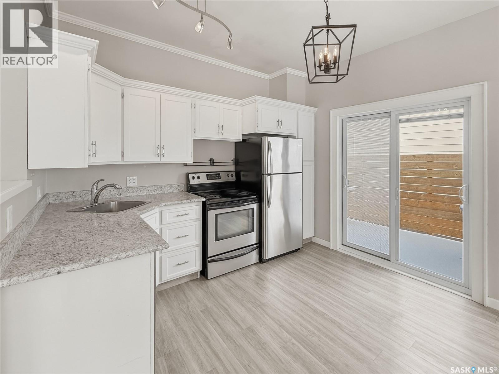 Single Family House Bungalow for Sale in  th AVENUE NE Swift Current 