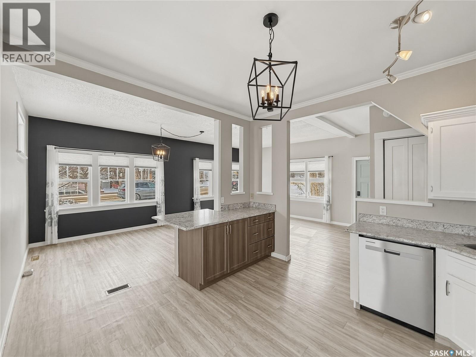 Single Family House Bungalow for Sale in  th AVENUE NE Swift Current 