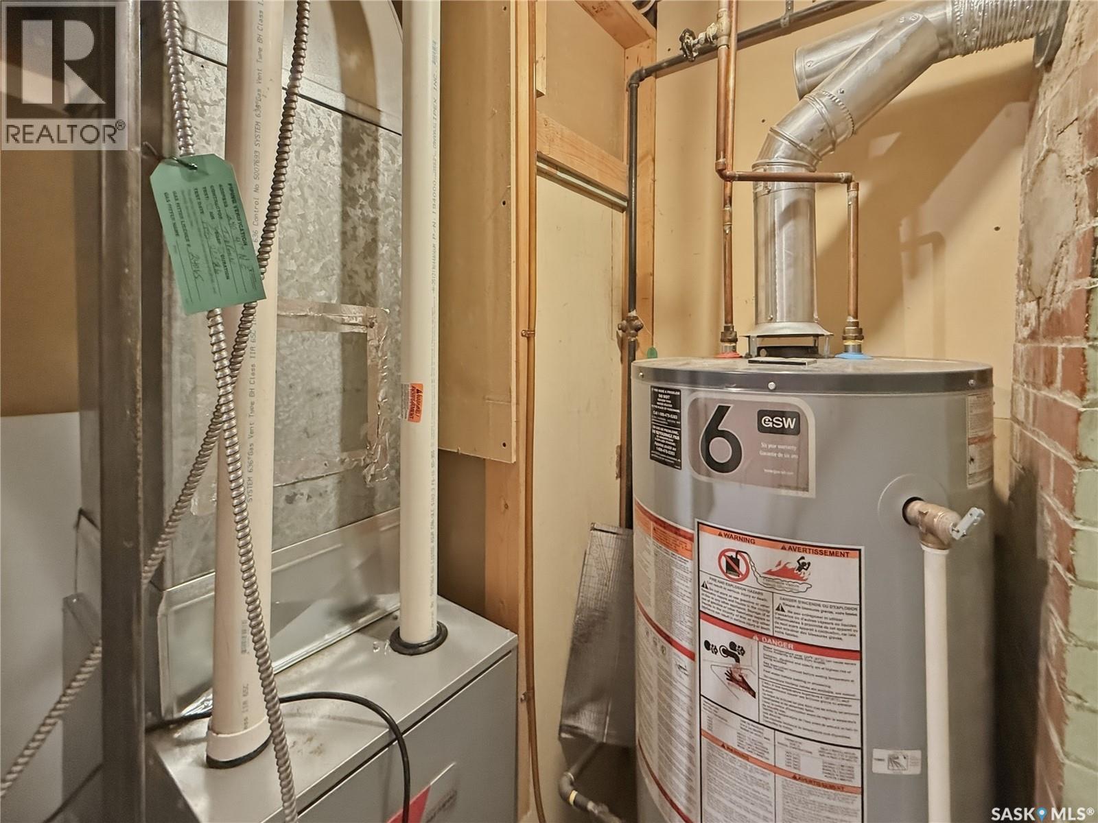 Single Family House Bungalow for Sale in  th AVENUE NE Swift Current 