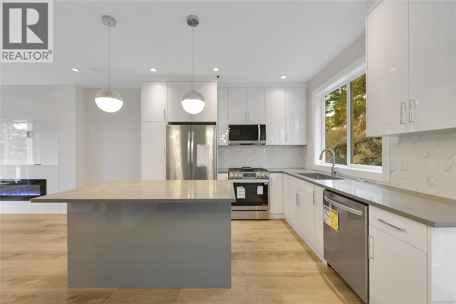  996 CITATION Road, Langford