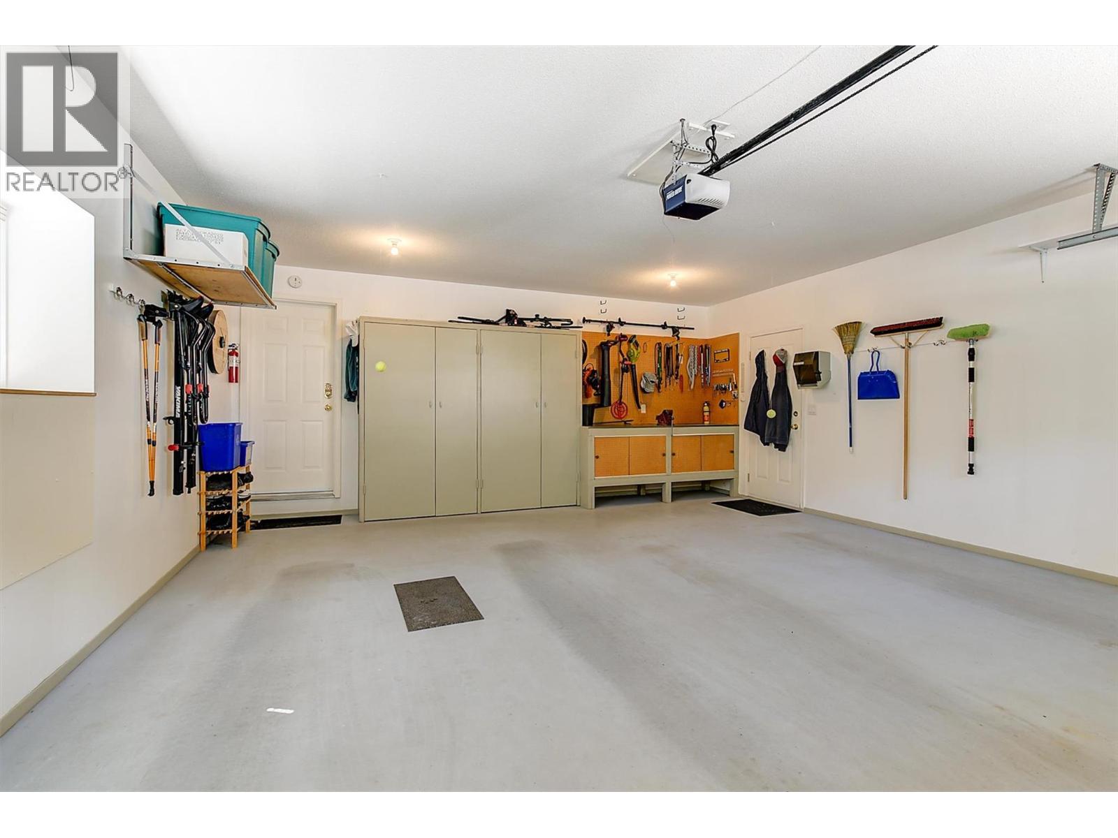  2213 Shannon Woods Place, West Kelowna