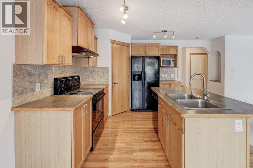 Single Family House for Sale in  Royal Birch Gardens NW Royal Oak Calgary 