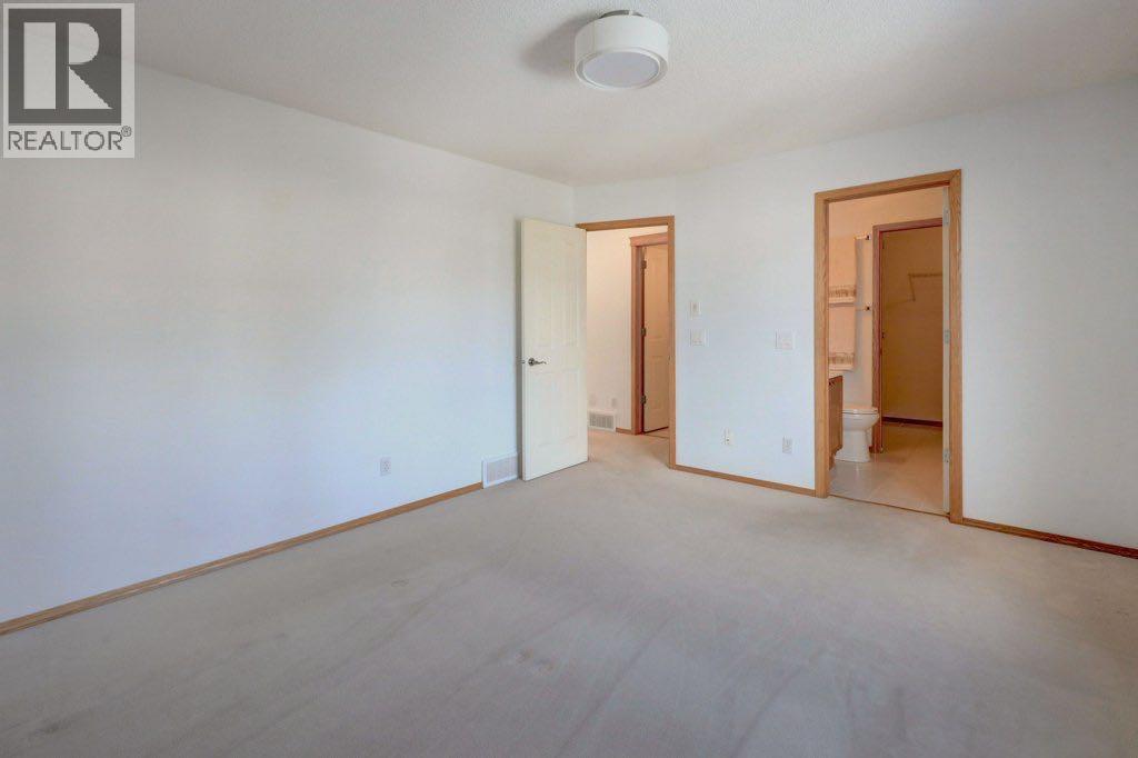 Single Family House for Sale in  Royal Birch Gardens NW Royal Oak Calgary 