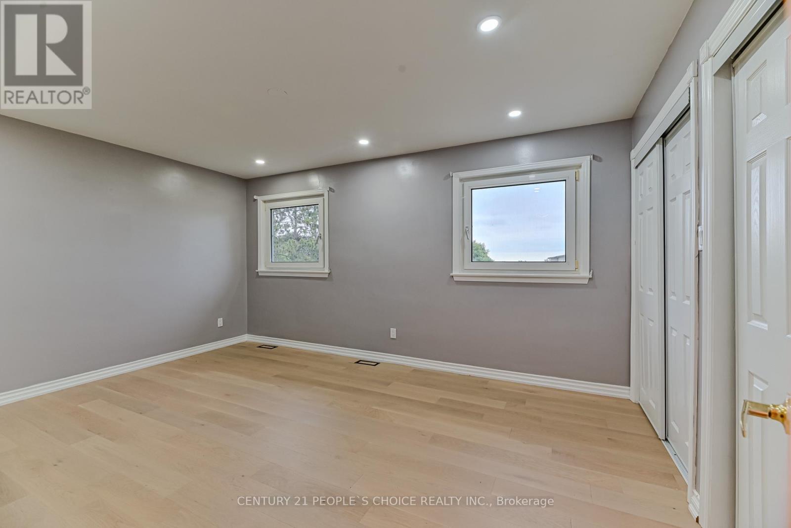 8 GLENN COURT - 20