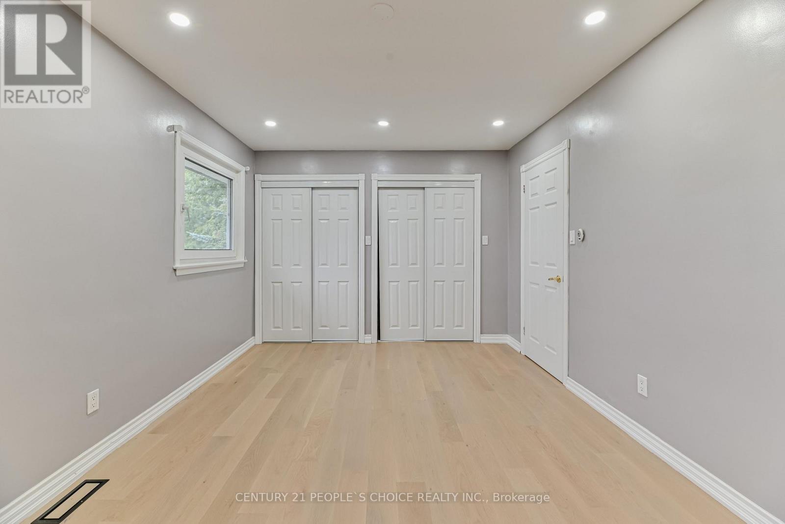 8 GLENN COURT - 21