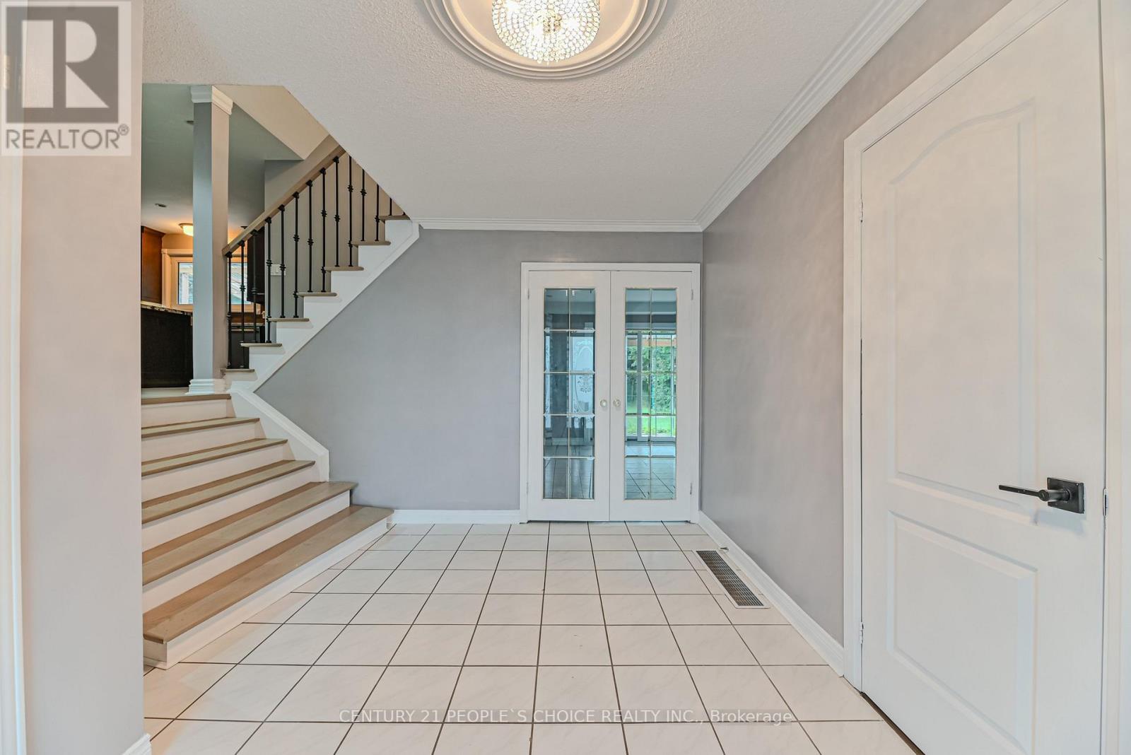 8 GLENN COURT - 7