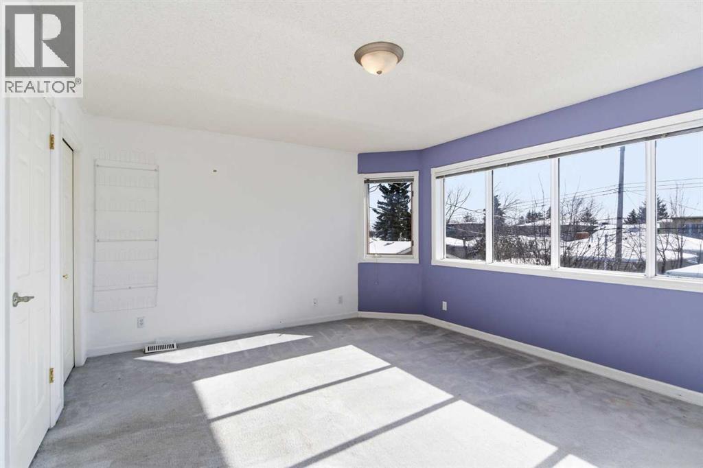 Single Family House for Sale in   Avenue NE Winston Heights/Mountview Calgary 