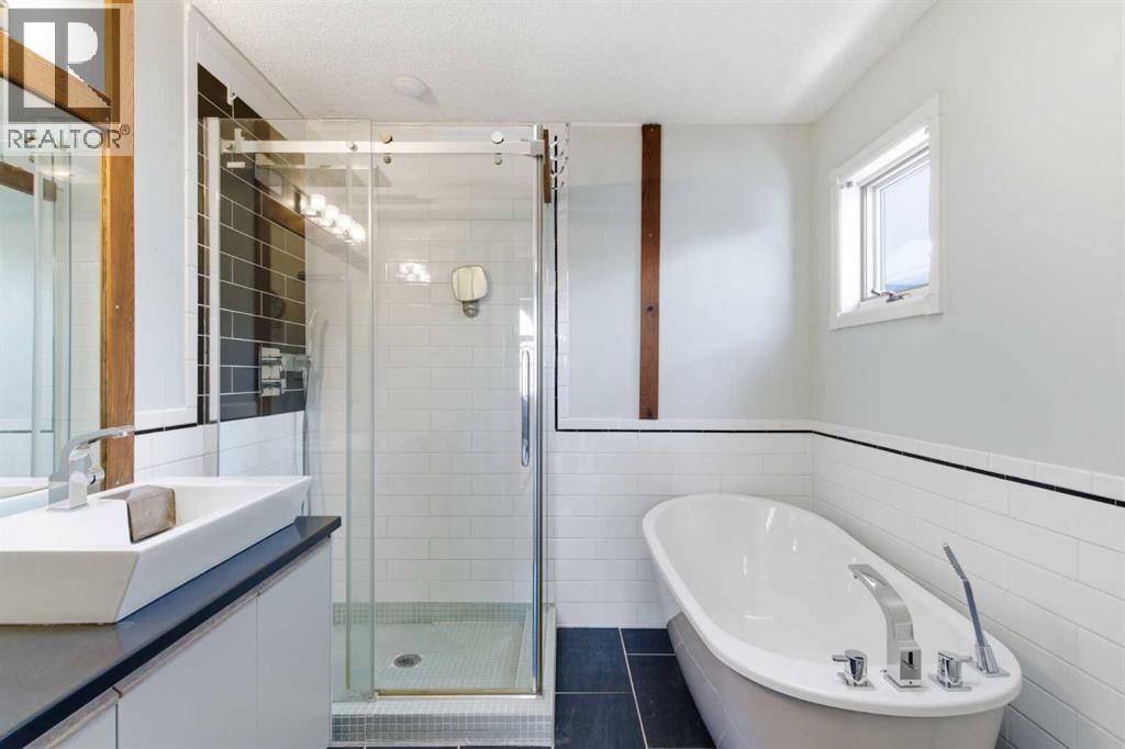 Single Family House for Sale in   Avenue NE Winston Heights/Mountview Calgary 