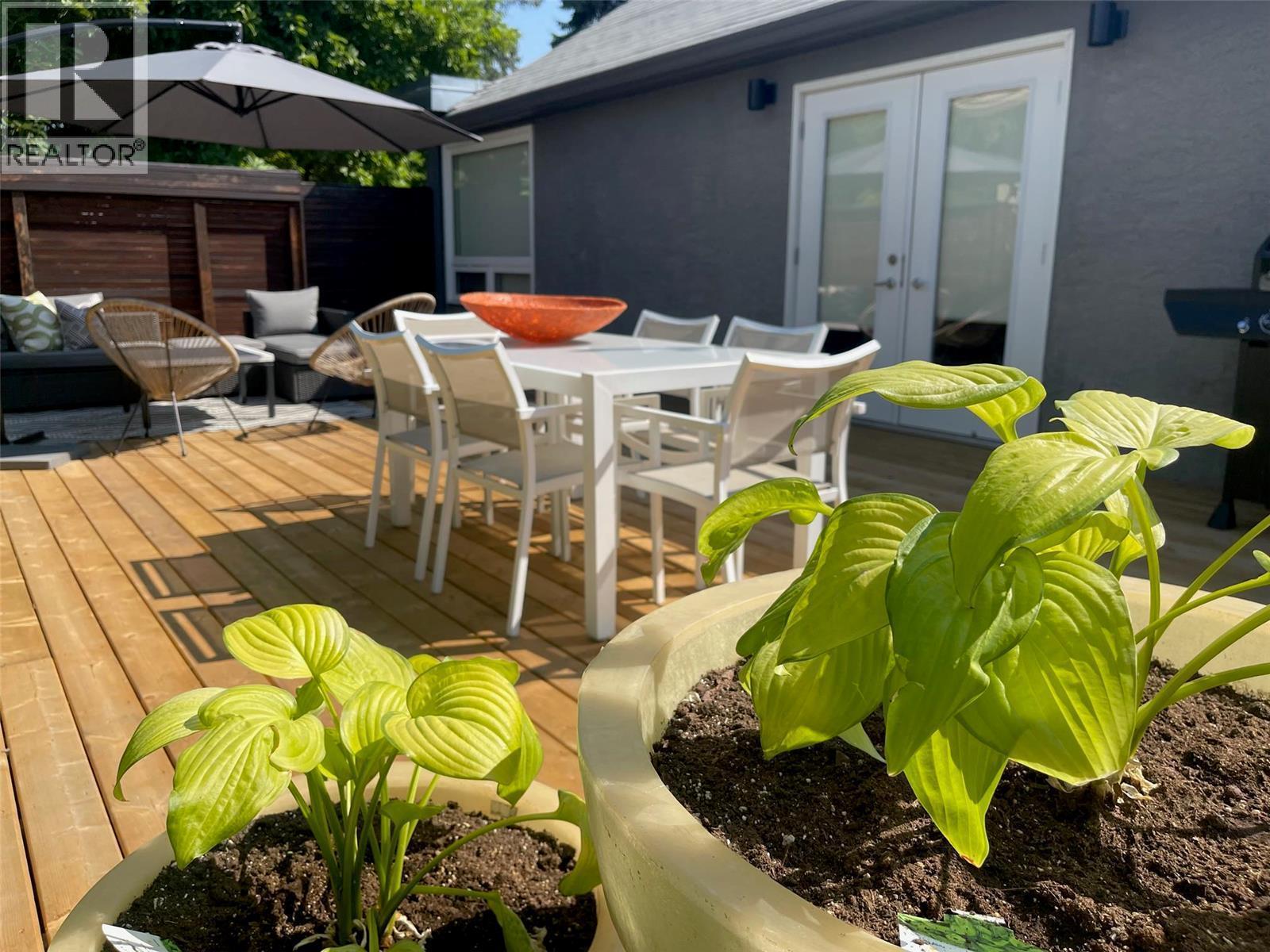 751 + 753 MARTIN AVENUE N - 20