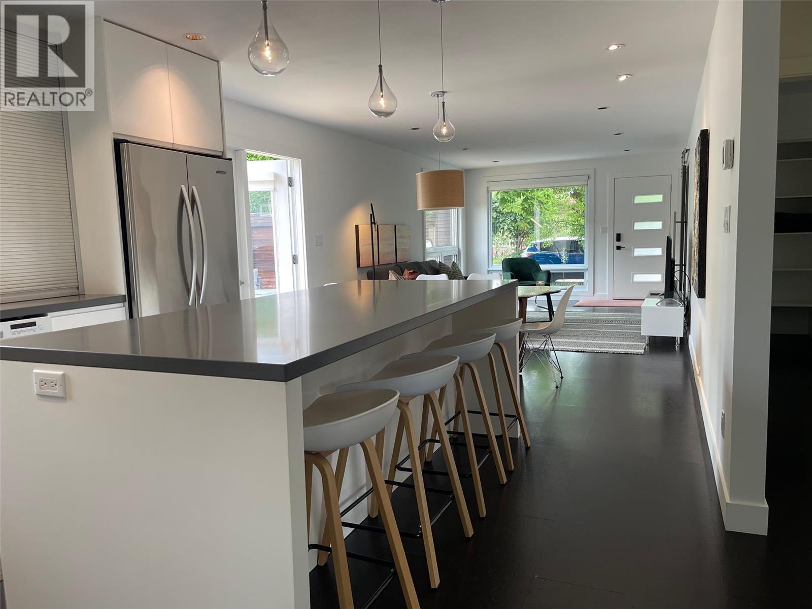 751 + 753 MARTIN AVENUE N - 5