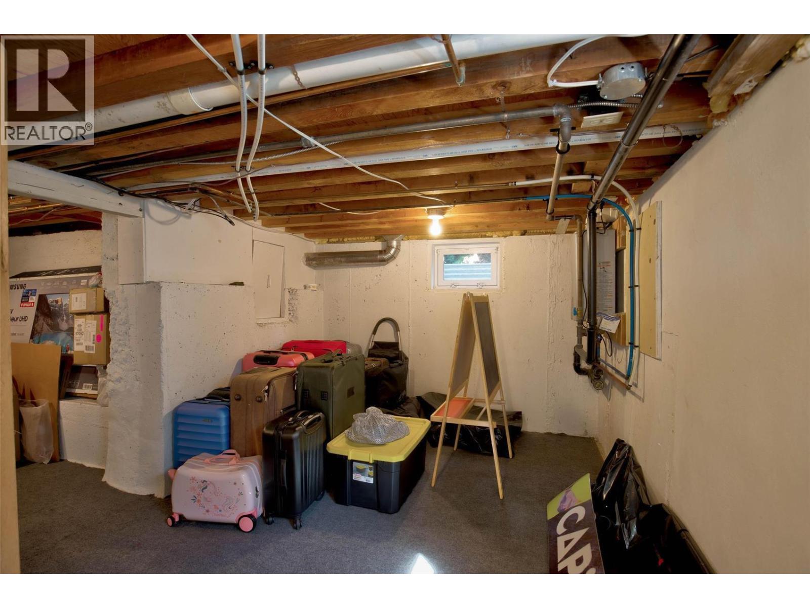 751 + 753 Martin Avenue N - 16