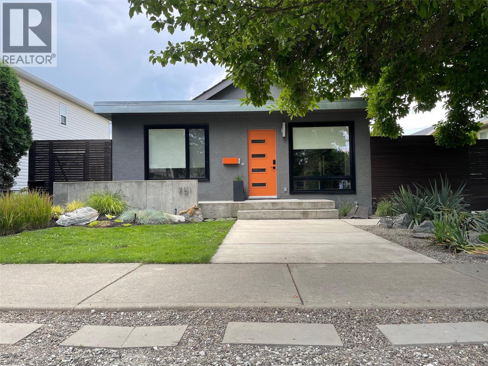 751 + 753 Martin Avenue N - 1