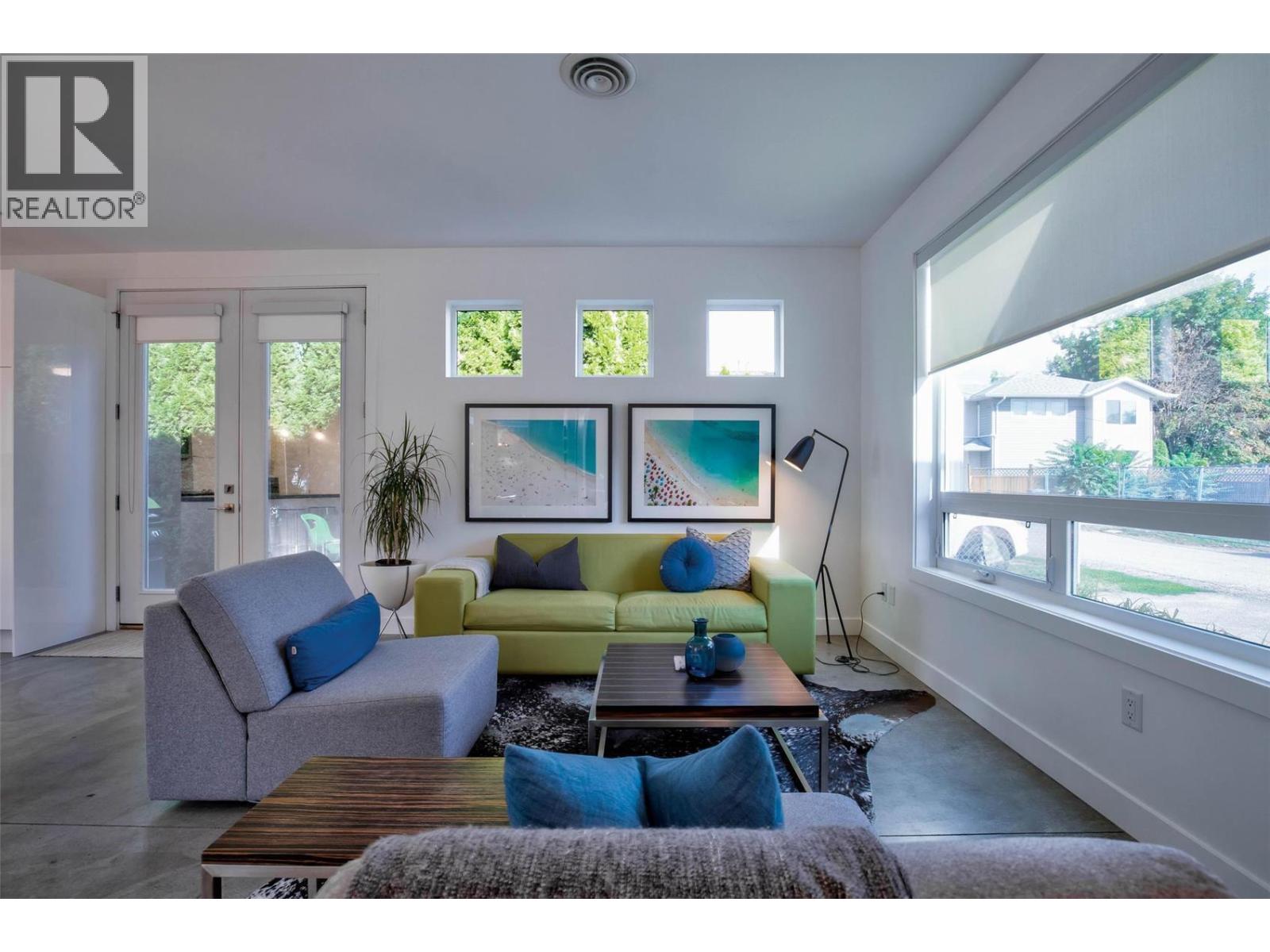 751 + 753 Martin Avenue N - 25