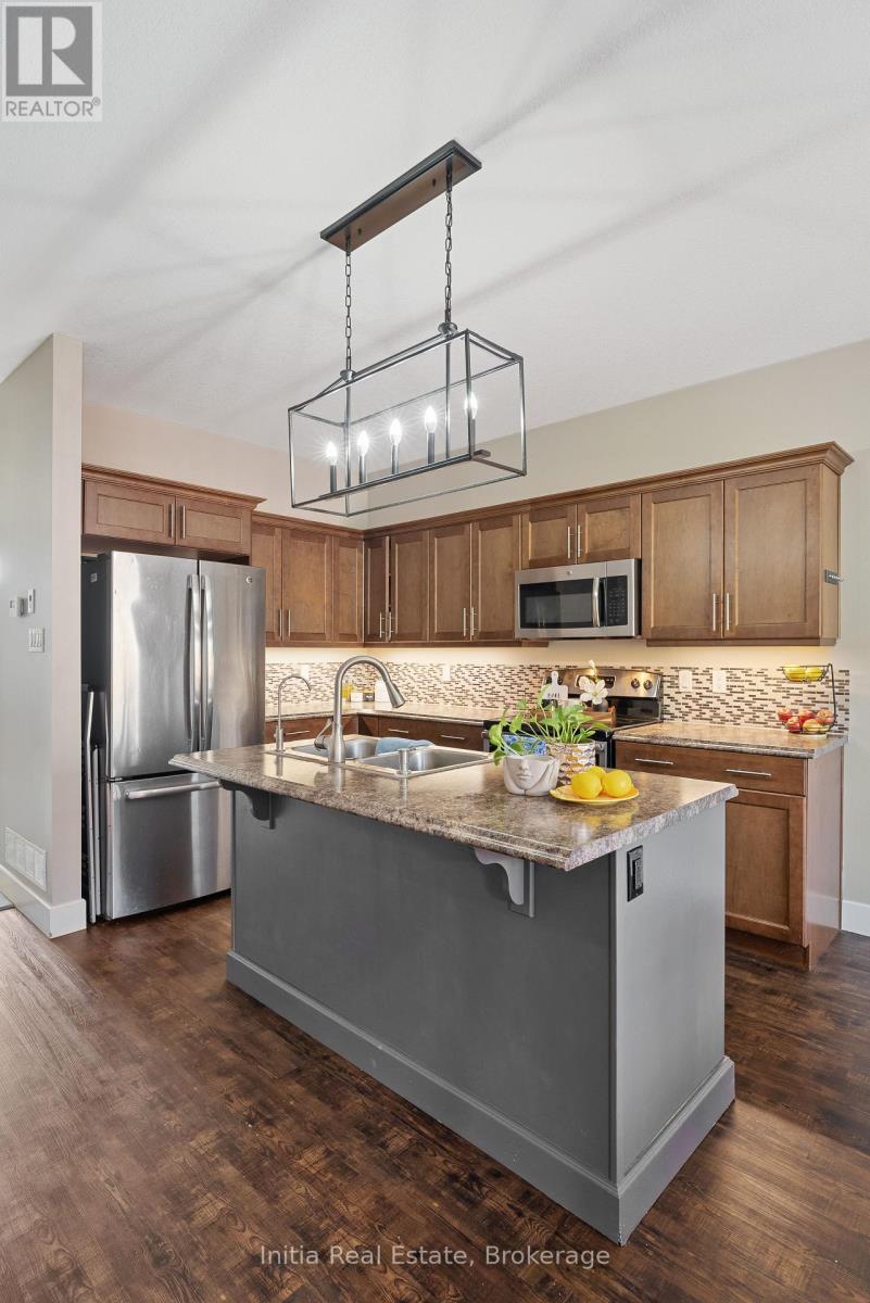 25 QUEENSWAY DRIVE - 11