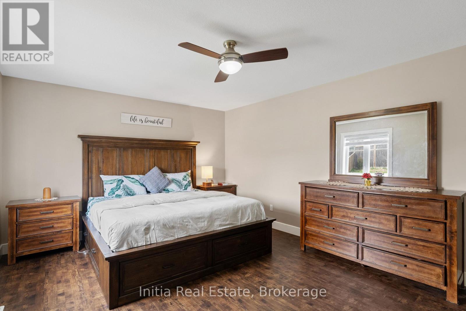 25 QUEENSWAY DRIVE - 20