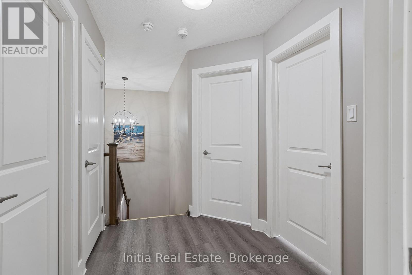 25 QUEENSWAY DRIVE - 22