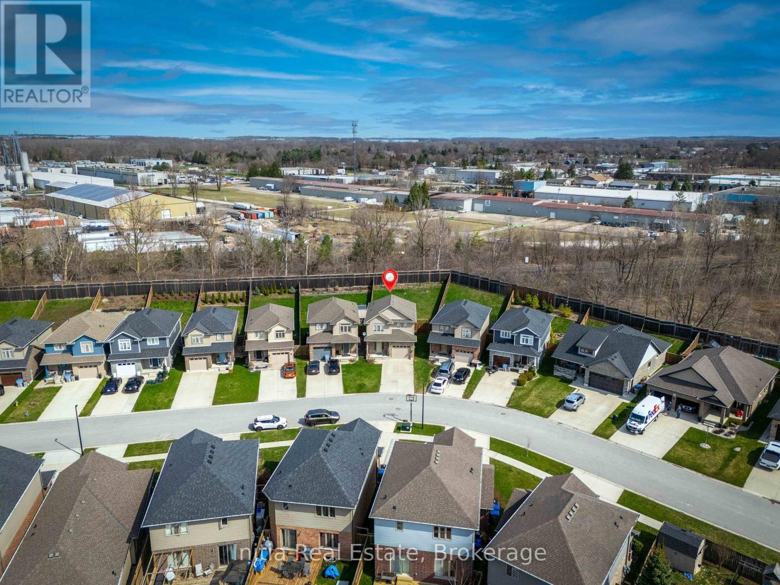 25 QUEENSWAY DRIVE - 33