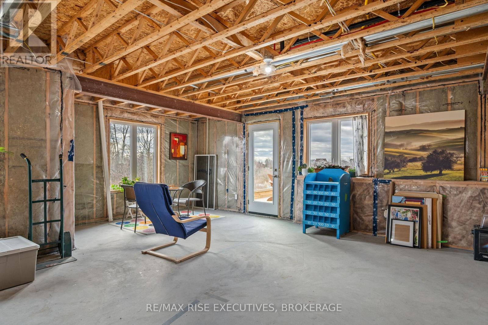 483 BETH CRESCENT — photo 44