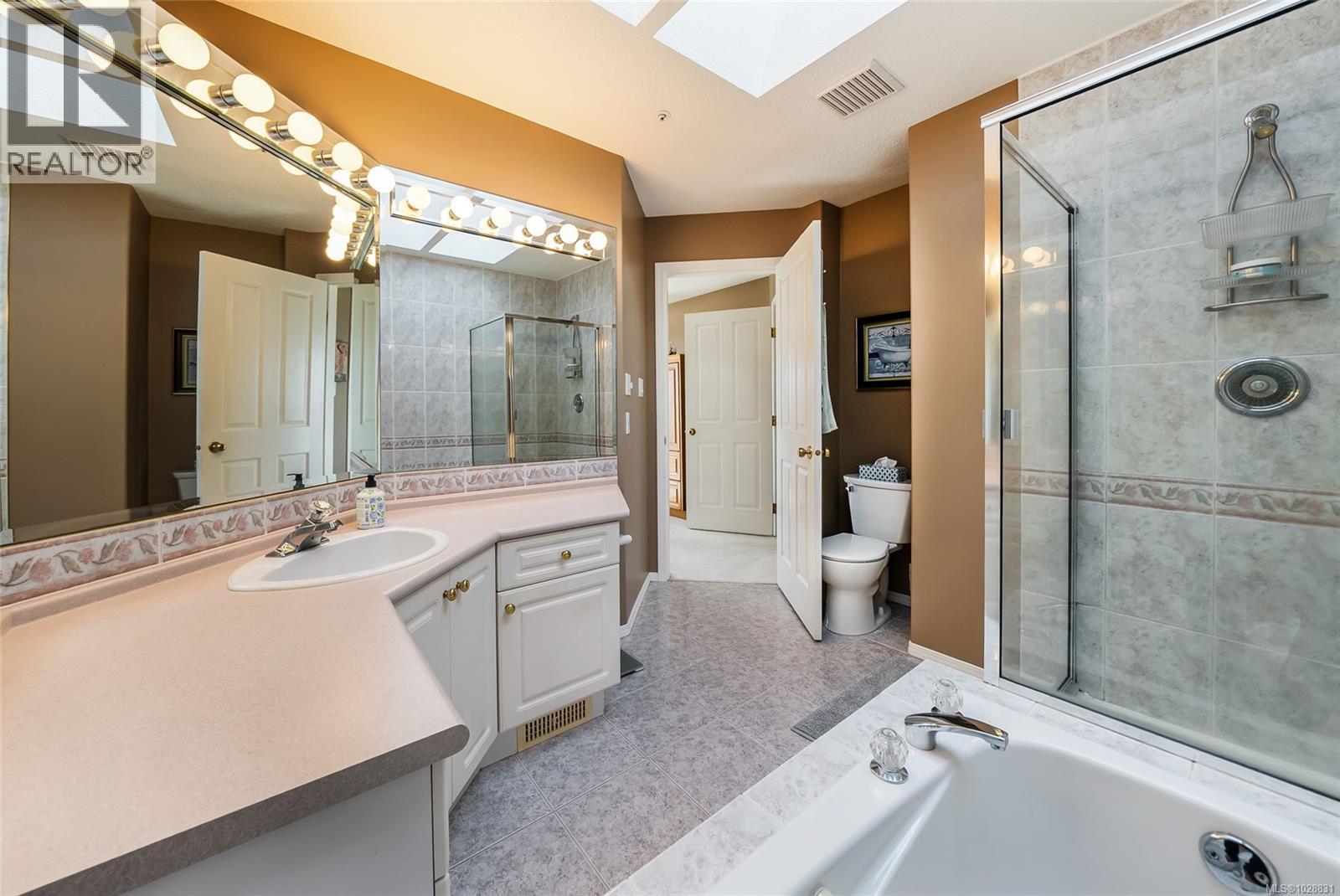 3385 EDGEWOOD DR - 24