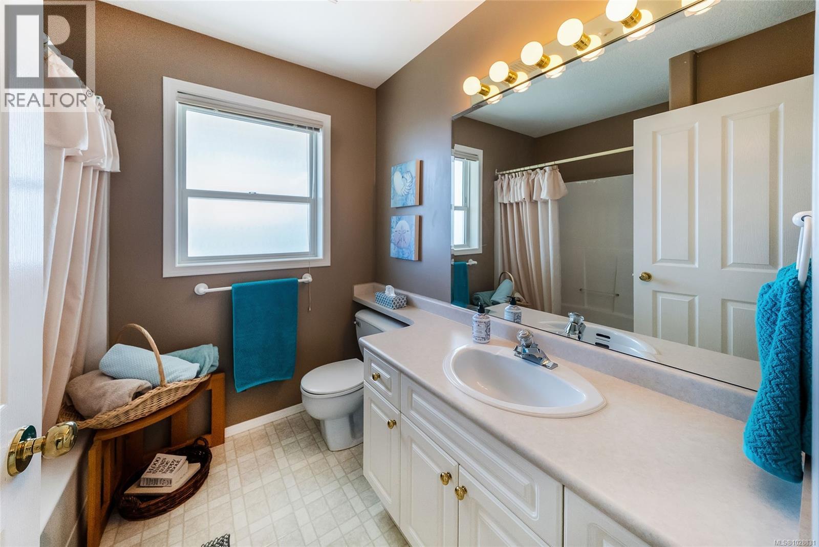 3385 EDGEWOOD DR - 33