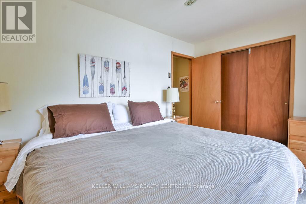 379 CHAMPLAIN ROAD - 12